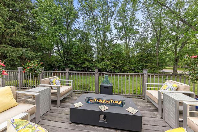 1660 J Pankow Drive, Geneva, IL 60134