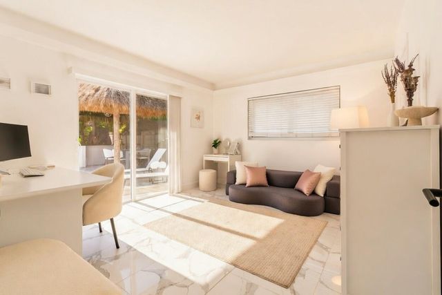 1714 W Las Olas Boulevard, Fort Lauderdale, FL 33312