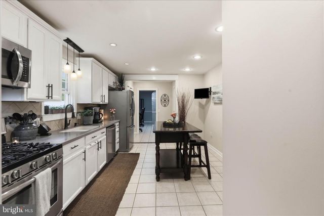 1282 WINCHESTER DR, Lancaster, PA 17601