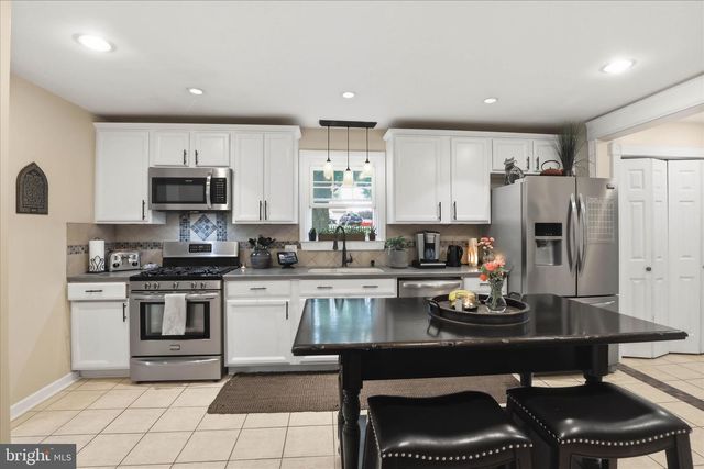 1282 WINCHESTER DR, Lancaster, PA 17601