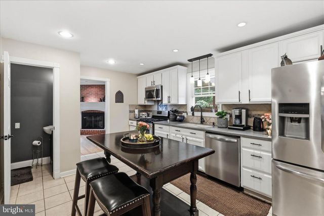 1282 WINCHESTER DR, Lancaster, PA 17601