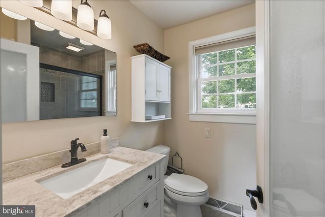 1282 WINCHESTER DR, Lancaster, PA 17601