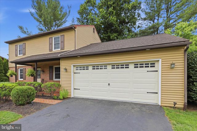 1282 WINCHESTER DR, Lancaster, PA 17601