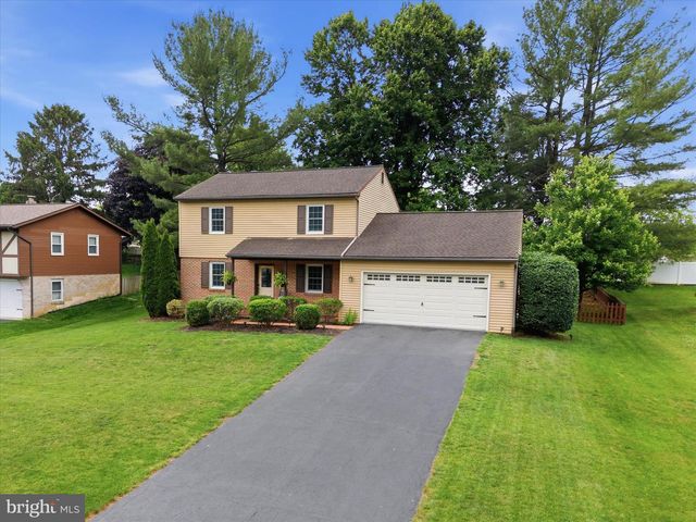 1282 WINCHESTER DR, Lancaster, PA 17601