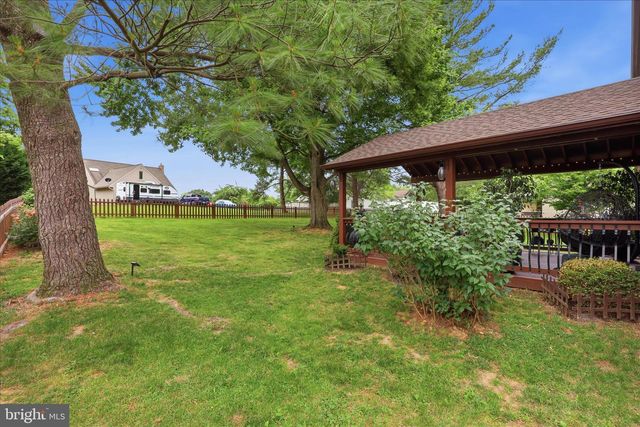 1282 WINCHESTER DR, Lancaster, PA 17601
