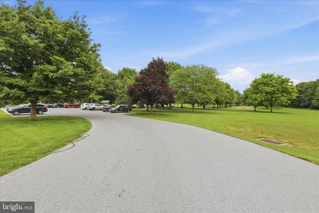 1282 WINCHESTER DR, Lancaster, PA 17601