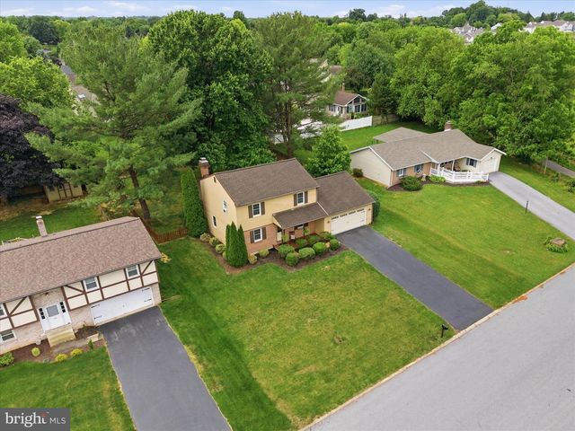 1282 WINCHESTER DR, Lancaster, PA 17601