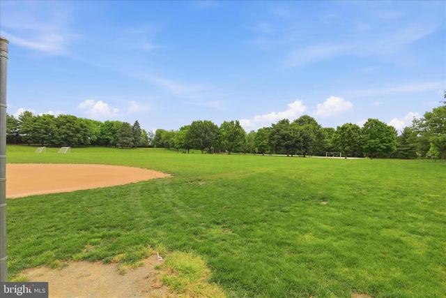 1282 WINCHESTER DR, Lancaster, PA 17601