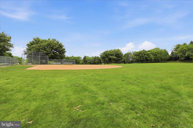 1282 WINCHESTER DR, Lancaster, PA 17601
