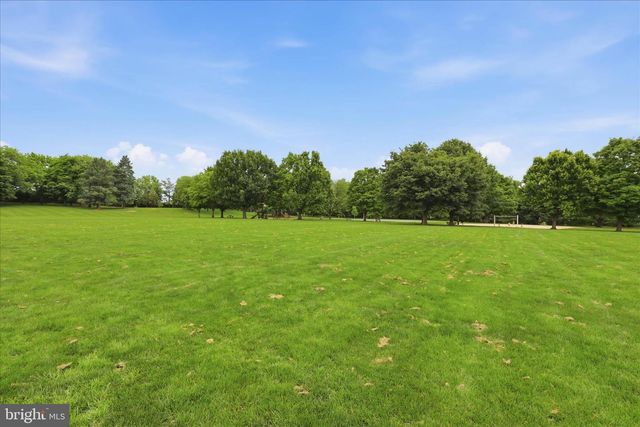 1282 WINCHESTER DR, Lancaster, PA 17601