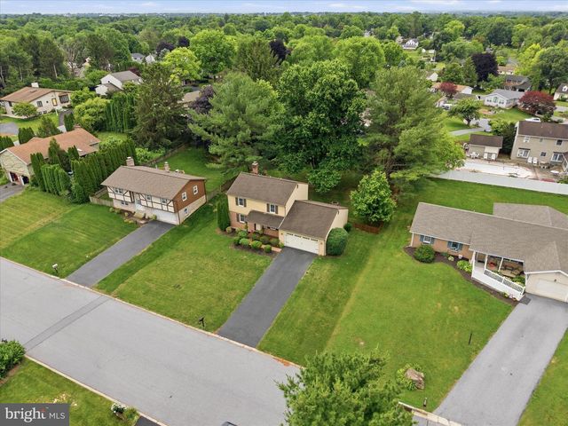 1282 WINCHESTER DR, Lancaster, PA 17601
