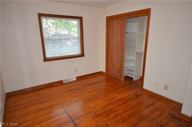 2910 Farmdale Road, Akron, OH 44312