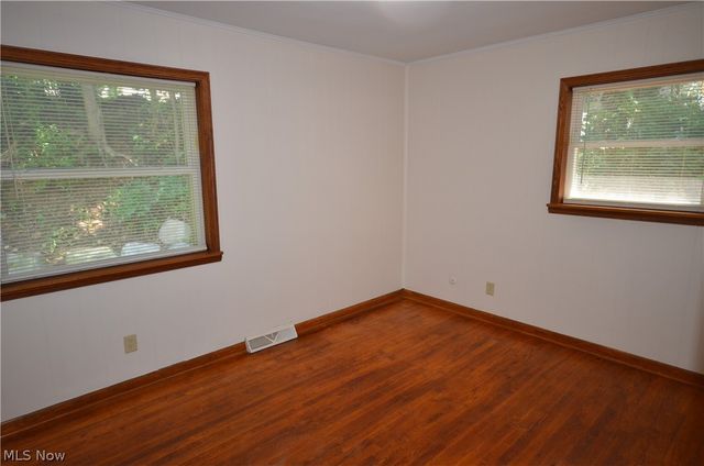 2910 Farmdale Road, Akron, OH 44312