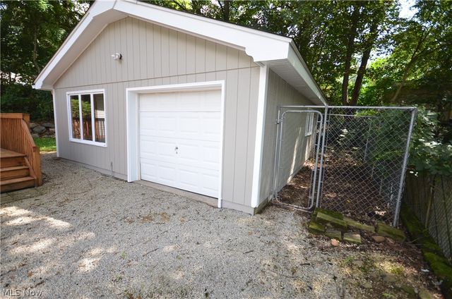 2910 Farmdale Road, Akron, OH 44312