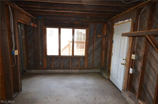 2910 Farmdale Road, Akron, OH 44312