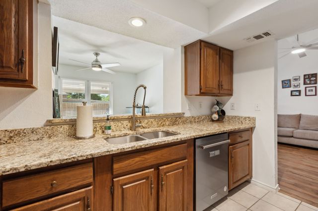 724 Creekwood Court, Lewisville, TX 75067