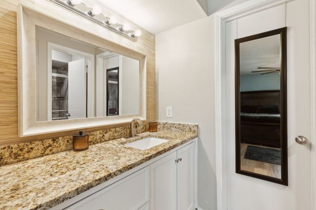 724 Creekwood Court, Lewisville, TX 75067