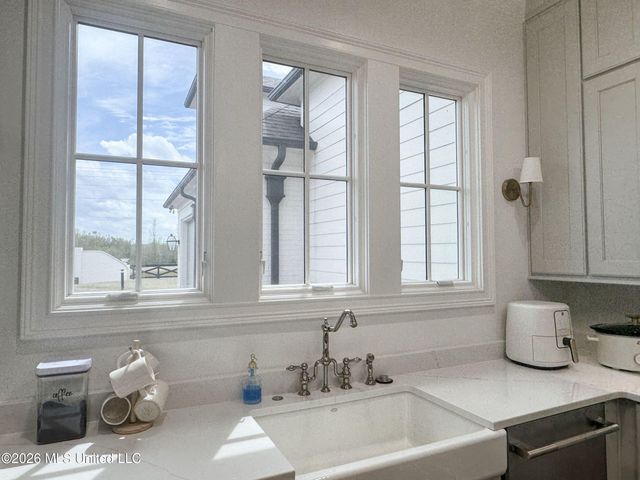 23057 Ms-6, Batesville, MS 38606
