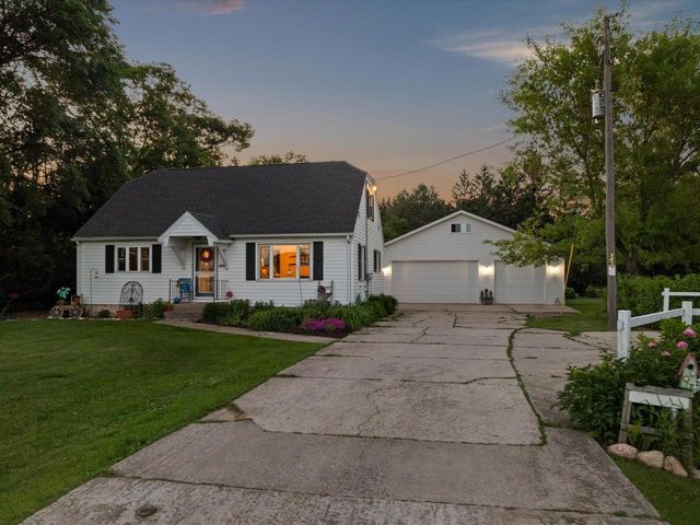 2032 County Highway VV, Two Rivers, WI 54241
