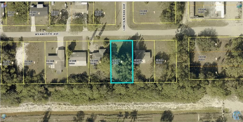 2208 Wyandotte AVE, Alva, FL 33920
