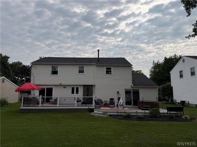 64 Meadow Run, Hamburg, NY 14075