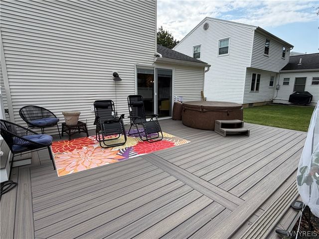 64 Meadow Run, Hamburg, NY 14075