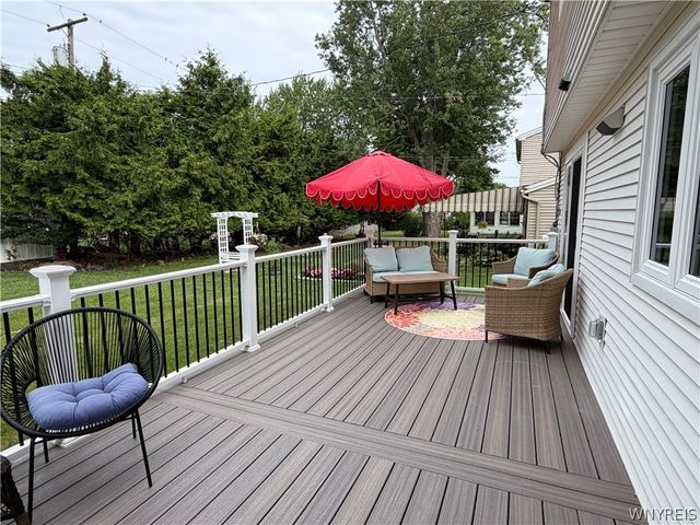 64 Meadow Run, Hamburg, NY 14075