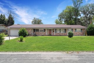 8460 LYNDA SUE Lane W, Jacksonville, FL 32217