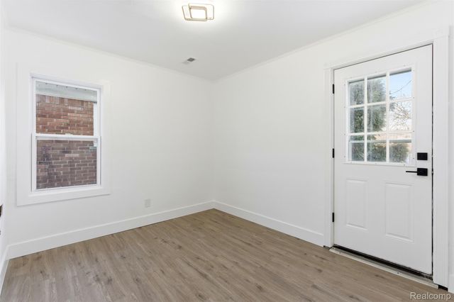 21625 Trombly Street, St. Clair Shores, MI 48080