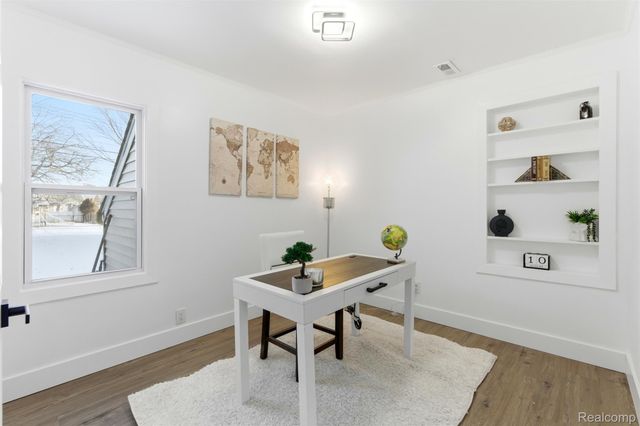 21625 Trombly Street, St. Clair Shores, MI 48080