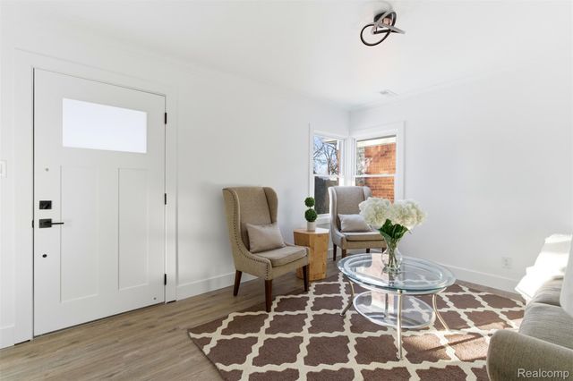 21625 Trombly Street, St. Clair Shores, MI 48080