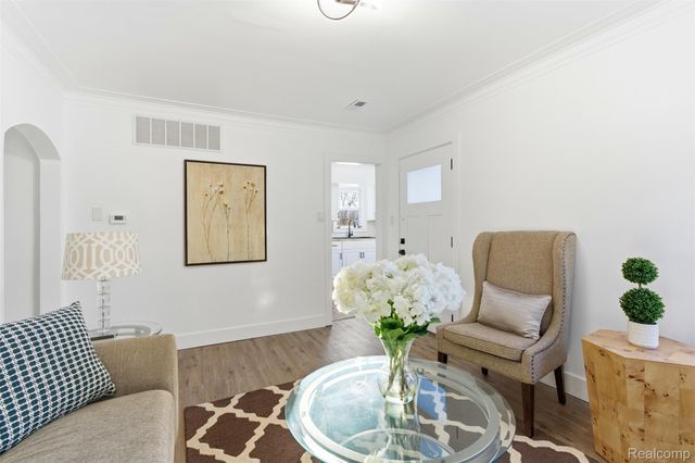 21625 Trombly Street, St. Clair Shores, MI 48080