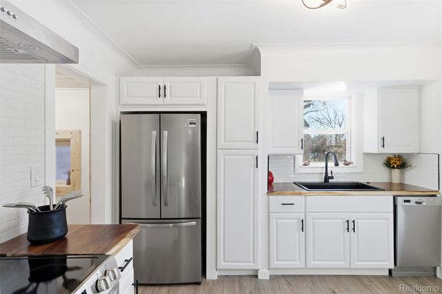 21625 Trombly Street, St. Clair Shores, MI 48080