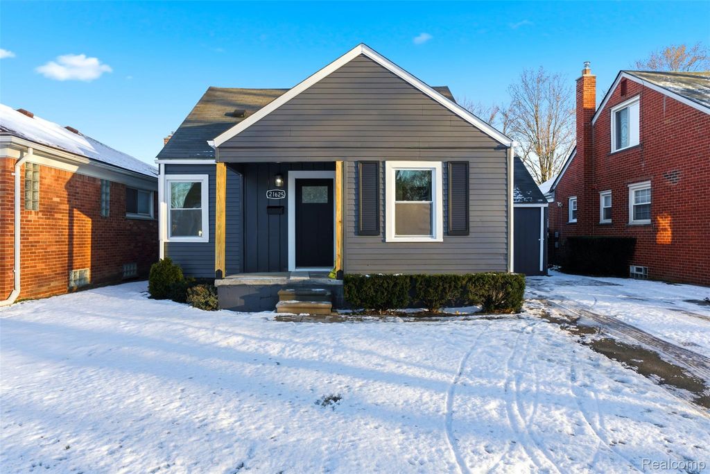 21625 Trombly Street, St. Clair Shores, MI 48080