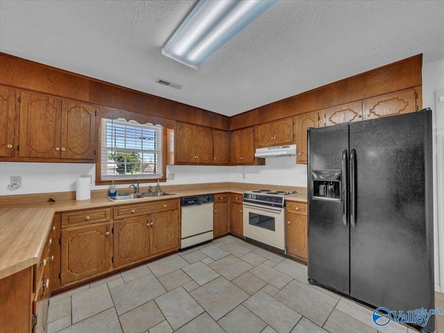 404 Crutcher Circle, Athens, AL 35611