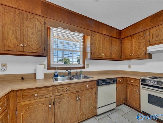 404 Crutcher Circle, Athens, AL 35611