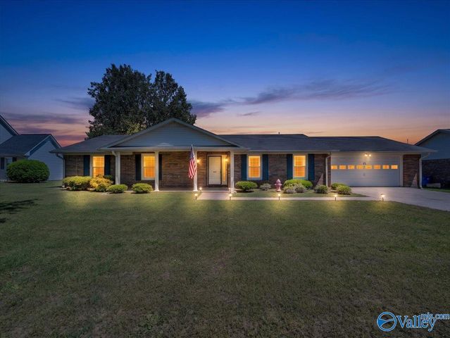 404 Crutcher Circle, Athens, AL 35611