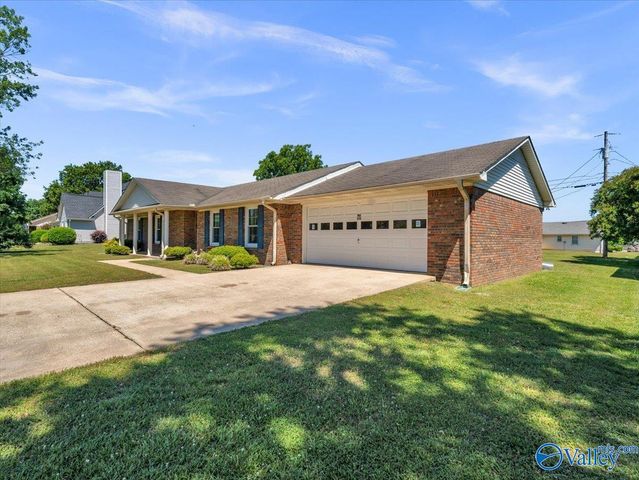 404 Crutcher Circle, Athens, AL 35611
