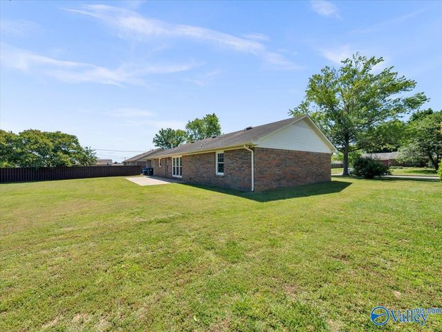 404 Crutcher Circle, Athens, AL 35611