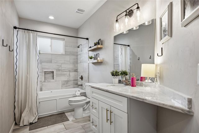 11983 NW 15TH ROAD, Gainesville, FL 32606