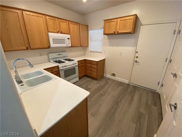 3316 Fire Eye Way, North Las Vegas, NV 89084