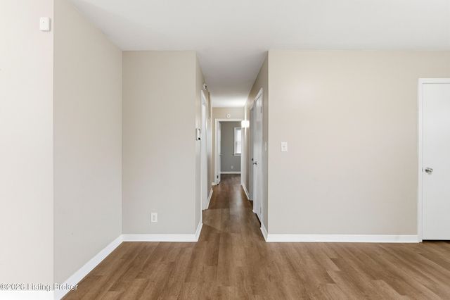1904 Wickham Way, Louisville, KY 40223