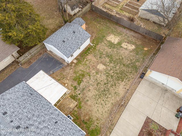 1904 Wickham Way, Louisville, KY 40223