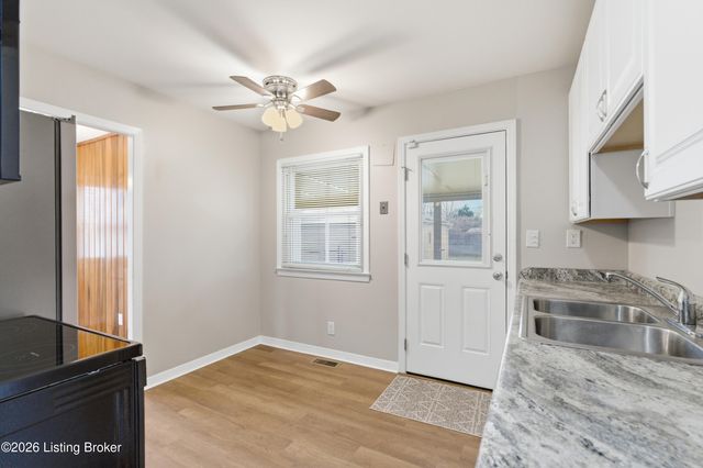 1904 Wickham Way, Louisville, KY 40223