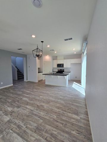 3257 Sunny Gate Ln, Folsom, CA 95630