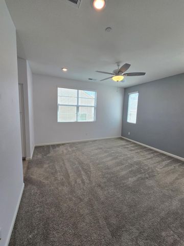 3257 Sunny Gate Ln, Folsom, CA 95630