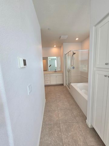3257 Sunny Gate Ln, Folsom, CA 95630