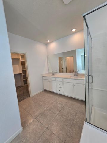 3257 Sunny Gate Ln, Folsom, CA 95630