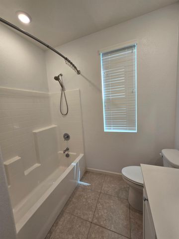 3257 Sunny Gate Ln, Folsom, CA 95630