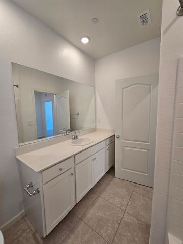 3257 Sunny Gate Ln, Folsom, CA 95630